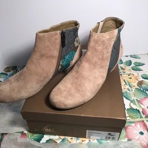 Azura Snapdragon Bootie